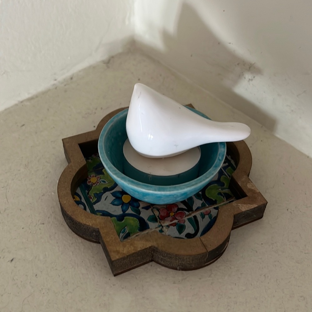 Decorative candle holder - Picture 1 of 1